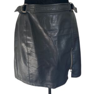 Altar’d State Black M leather mini skirt - like new